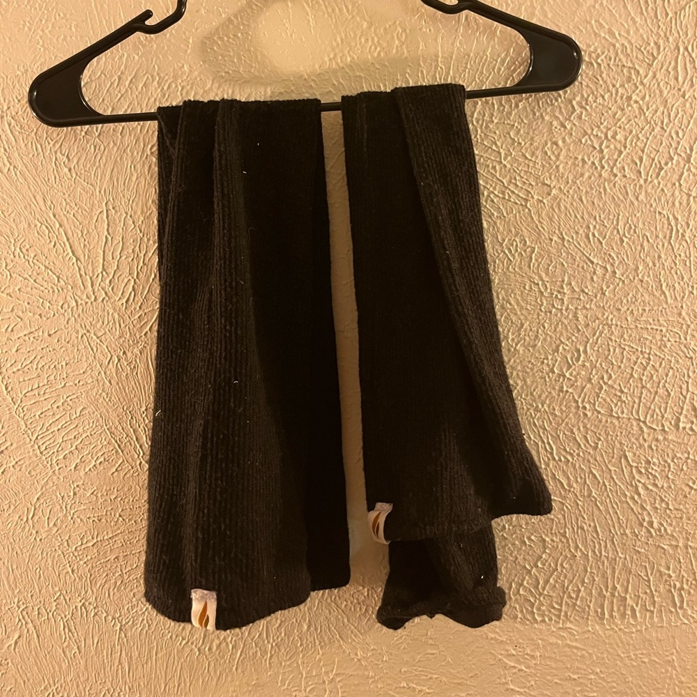 Black Rubiawear leg warmers long